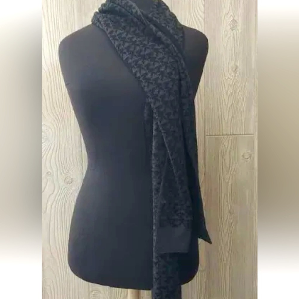 Michael kors scarf 🖤